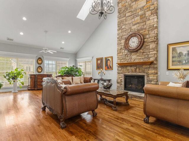 Photo of 8 Middleberry Court