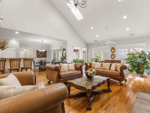 Photo of 8 Middleberry Court