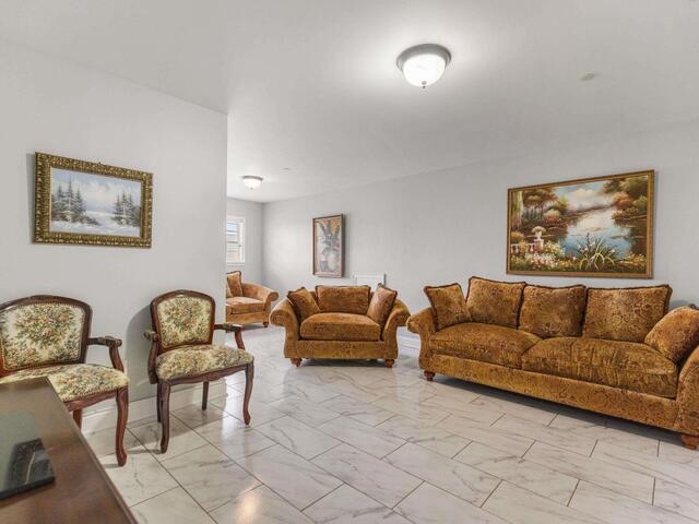 Photo of 8 Middleberry Court