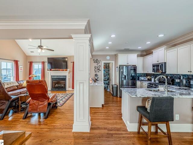 Photo of 902 Blue Moon Street