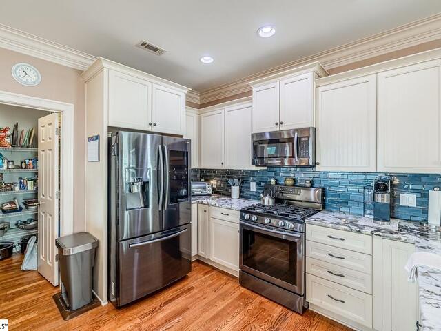 Photo of 902 Blue Moon Street