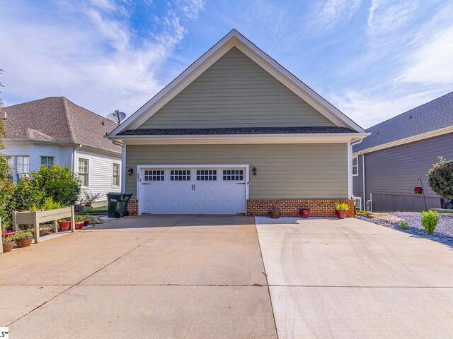 Photo of 902 Blue Moon Street
