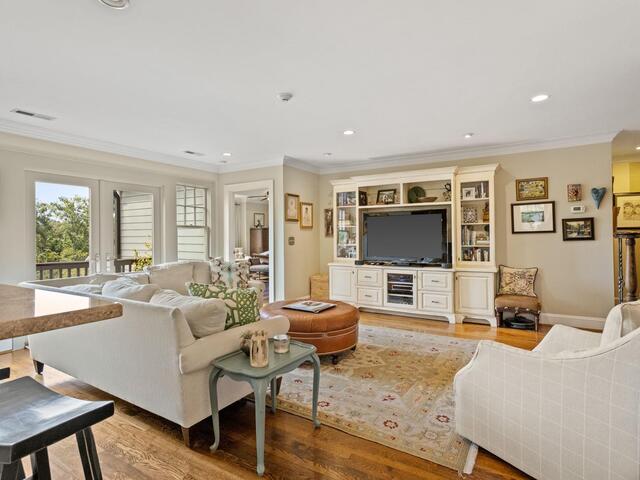 Photo of 98 Woodvale Avenue