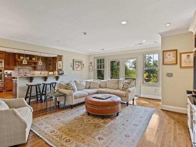 Photo of 98 Woodvale Avenue