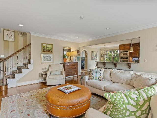 Photo of 98 Woodvale Avenue