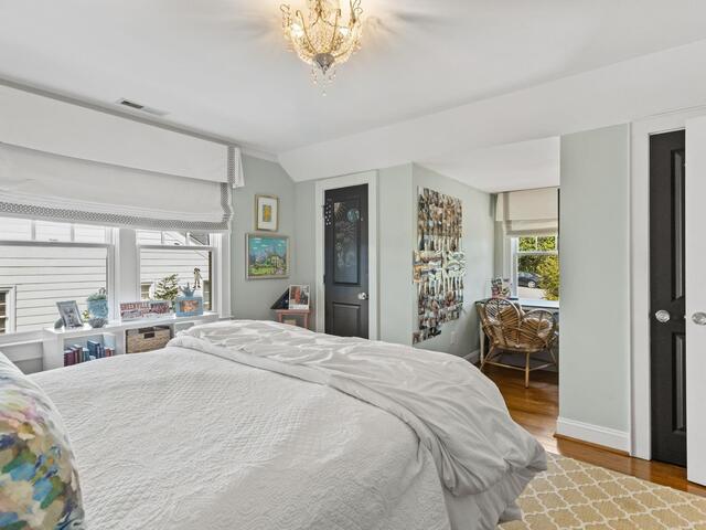 Photo of 98 Woodvale Avenue