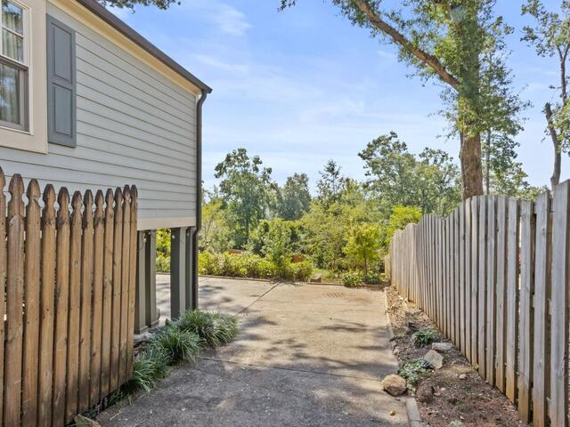 Photo of 98 Woodvale Avenue