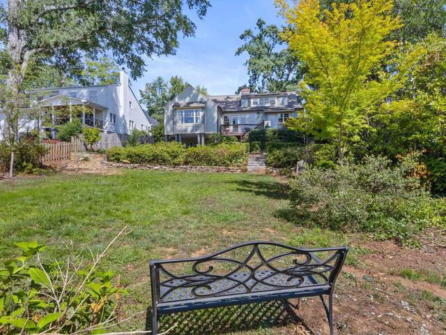 Photo of 98 Woodvale Avenue
