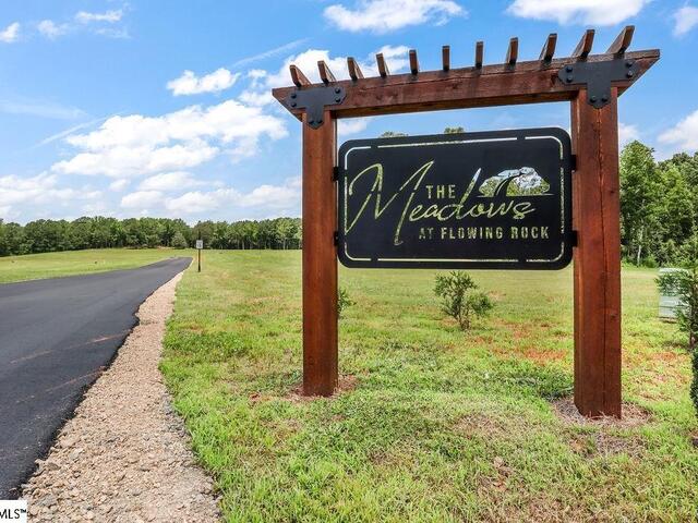 Photo of 141 Flowing Rock Road