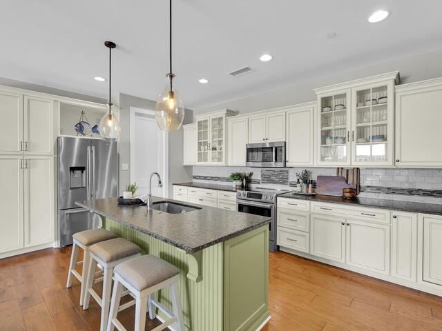 Photo of 121 Rhett Street