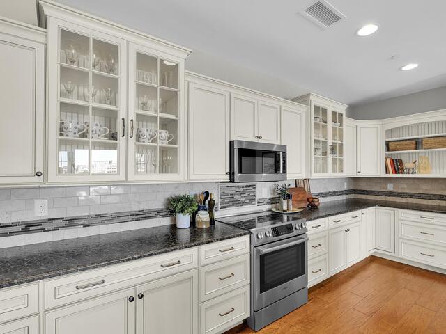 Photo of 121 Rhett Street