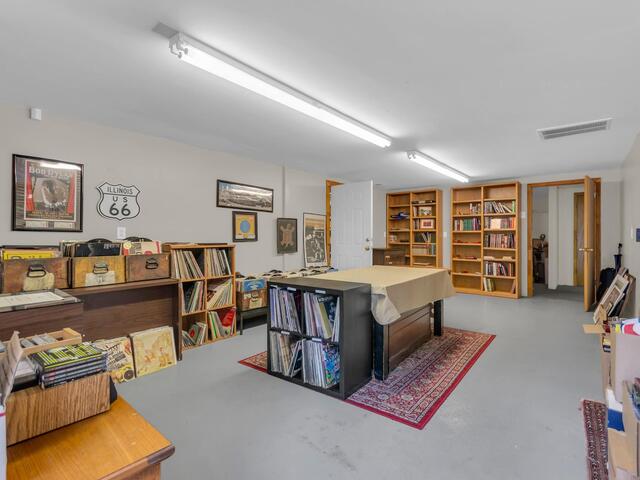 Photo of 1916 River Road