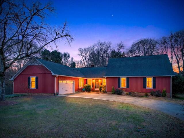 Photo of 1214 Plantation Drive