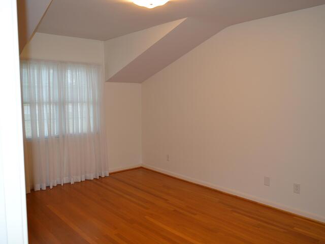 Photo of 2462 E Blackstock