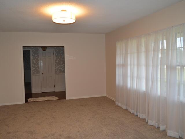 Photo of 2462 E Blackstock