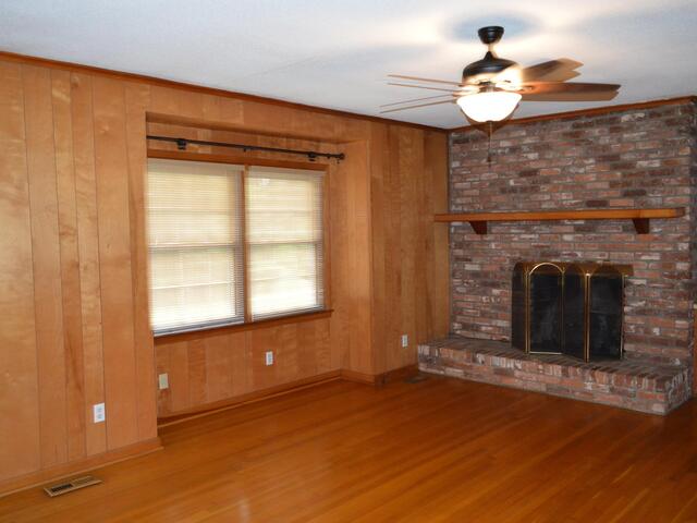 Photo of 2462 E Blackstock