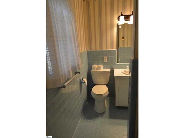 Photo of 2462 E Blackstock