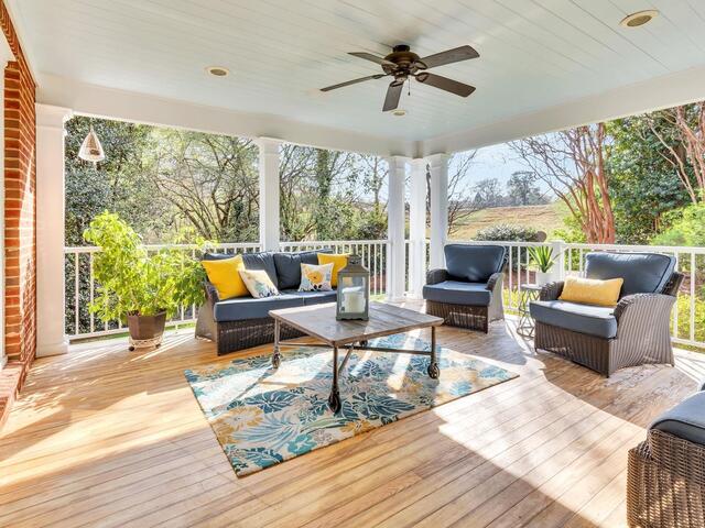 Photo of 301 Rosebud Lane