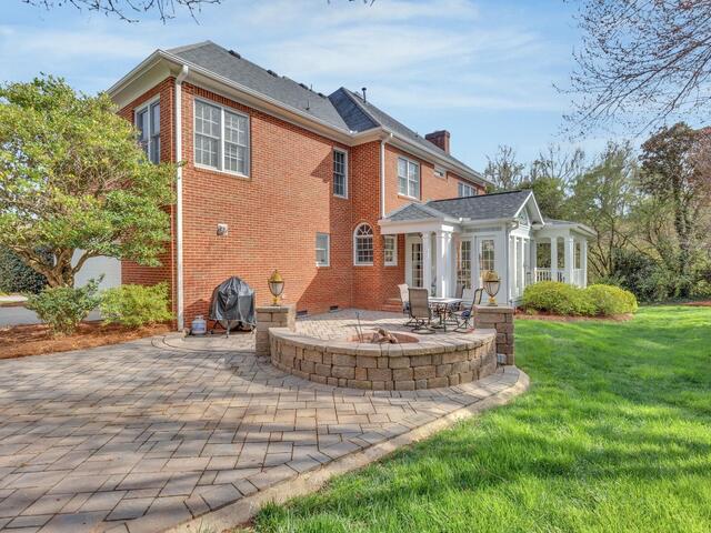 Photo of 301 Rosebud Lane