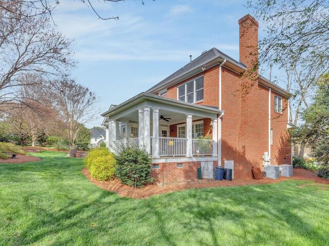 Photo of 301 Rosebud Lane