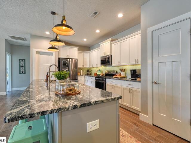 Photo of 2007 Edwards Lake Road