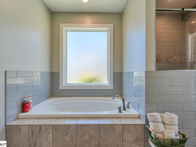 Photo of 2007 Edwards Lake Road