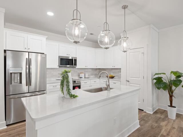 Photo of 98 E Mcbee Avenue