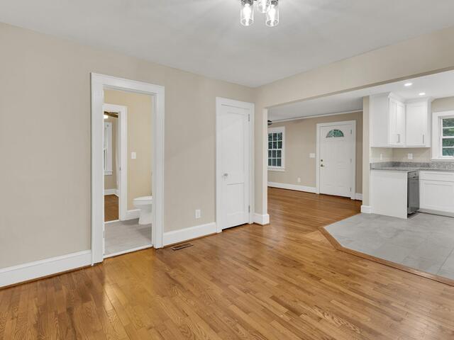 Photo of 14 Dixie Avenue