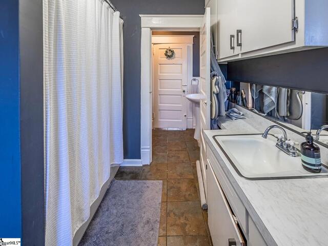 Photo of 400 W Arlington Avenue