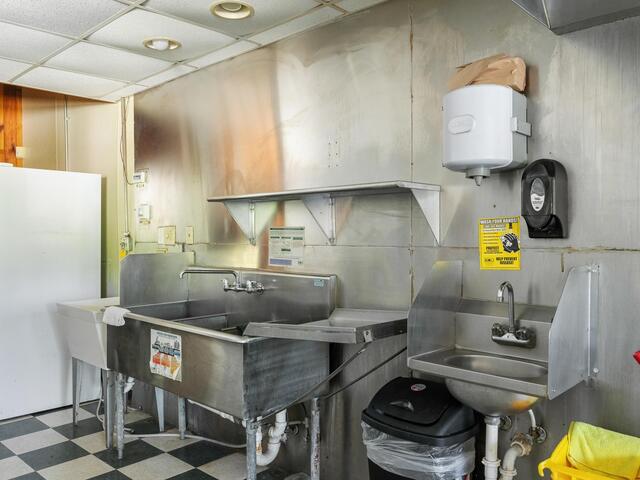 Photo of 869 Poplar Street