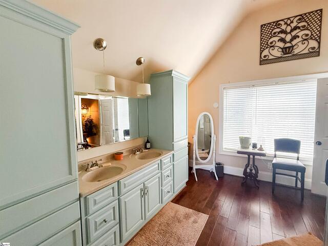 Photo of 2257 Fairview Road