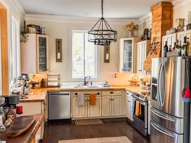 Photo of 2257 Fairview Road