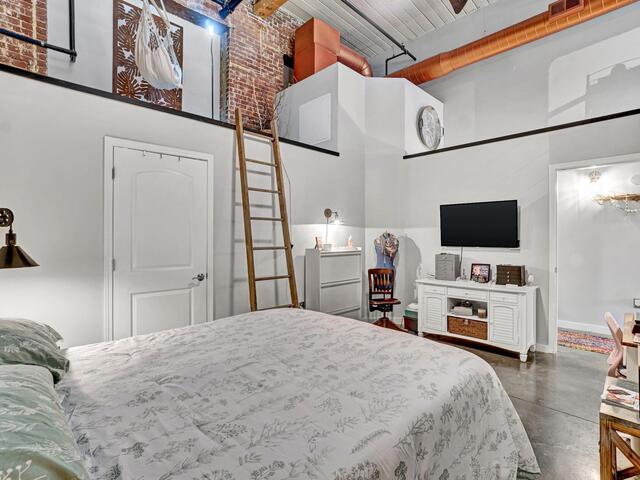 Photo of 300 South Street