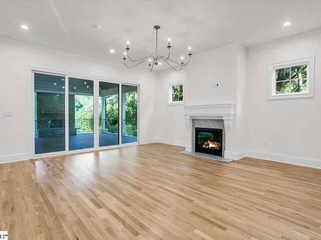 Photo of 219 W Hillcrest Drive