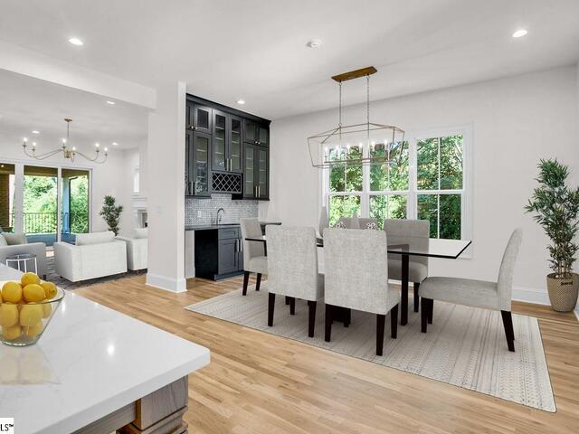 Photo of 219 W Hillcrest Drive