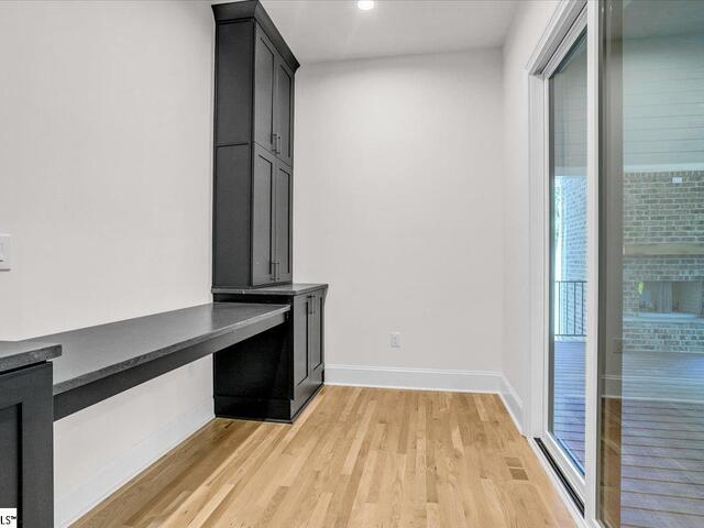 Photo of 219 W Hillcrest Drive