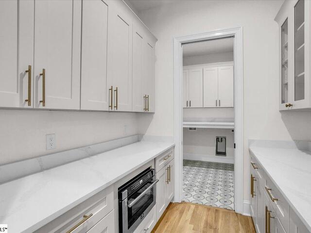 Photo of 219 W Hillcrest Drive