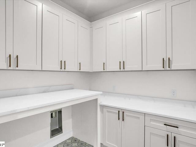 Photo of 219 W Hillcrest Drive