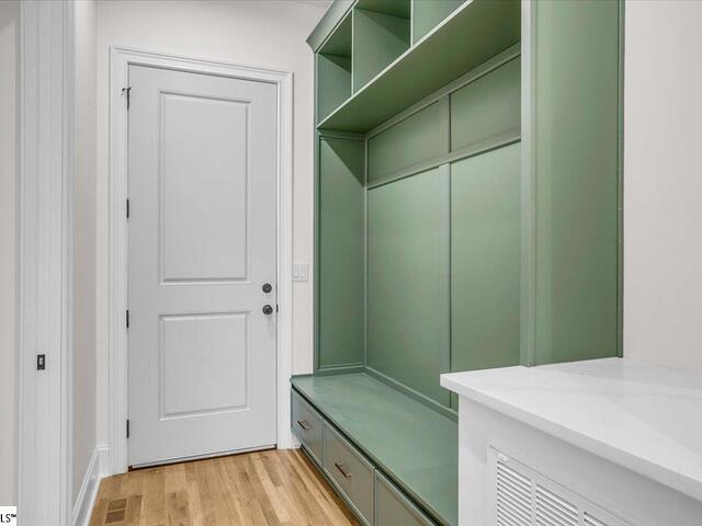 Photo of 219 W Hillcrest Drive