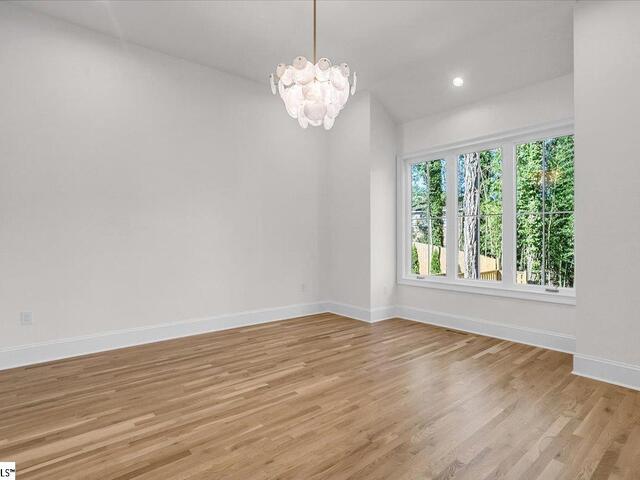 Photo of 219 W Hillcrest Drive