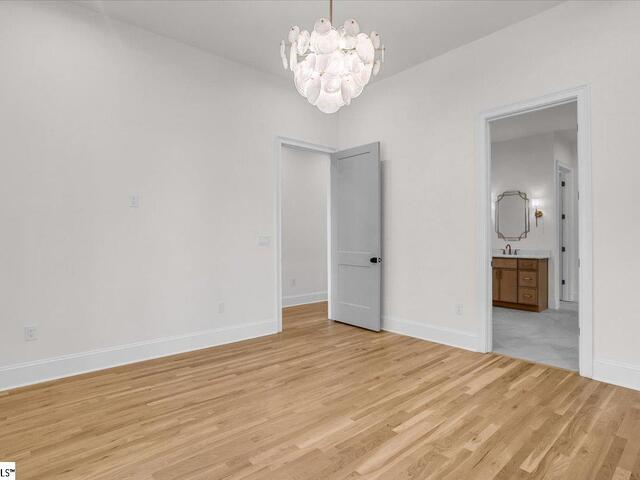 Photo of 219 W Hillcrest Drive