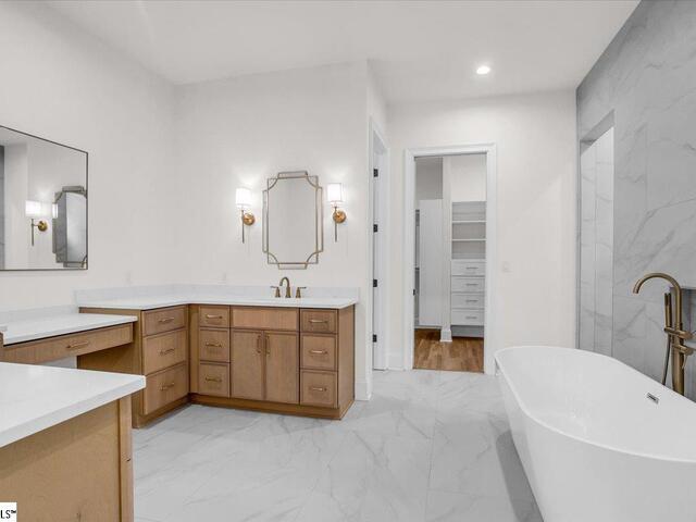 Photo of 219 W Hillcrest Drive