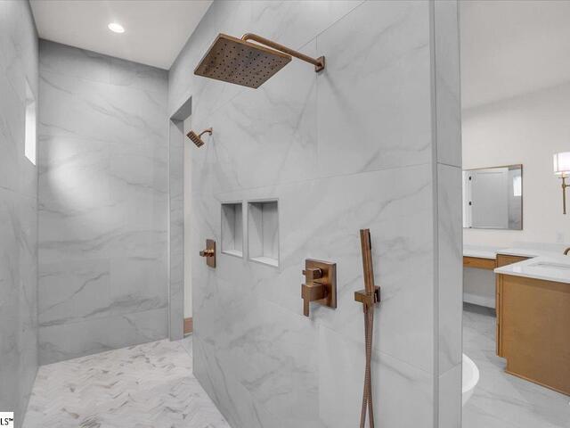 Photo of 219 W Hillcrest Drive