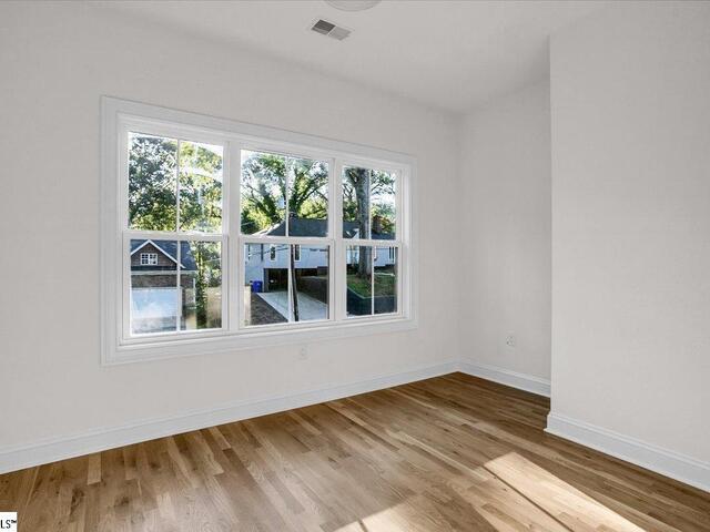 Photo of 219 W Hillcrest Drive