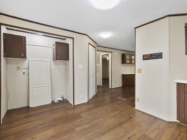 Photo of 305 River Road