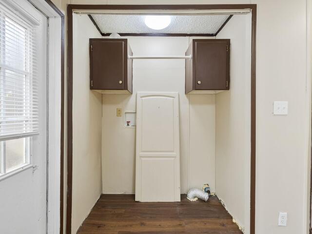 Photo of 305 River Road