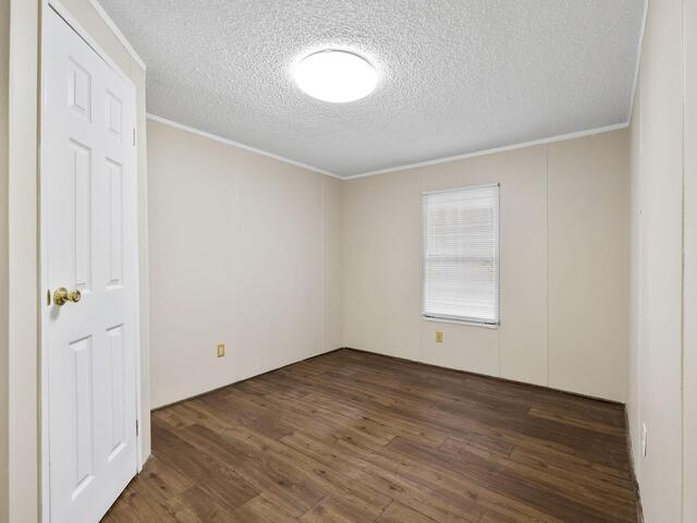 Photo of 305 River Road