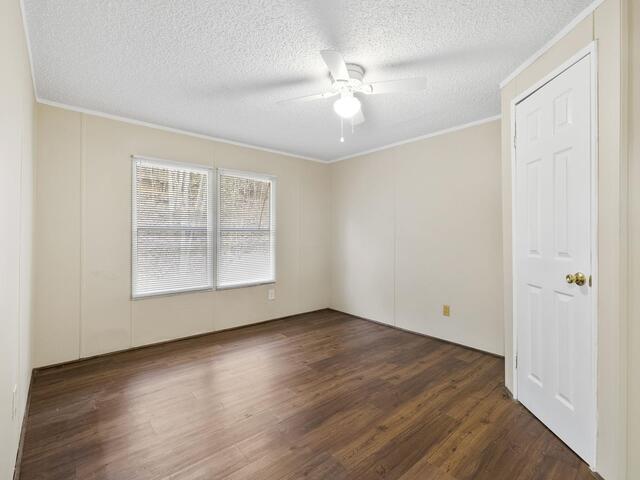 Photo of 305 River Road