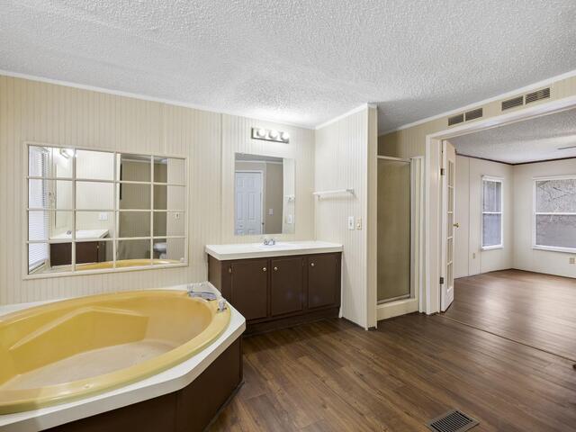 Photo of 305 River Road