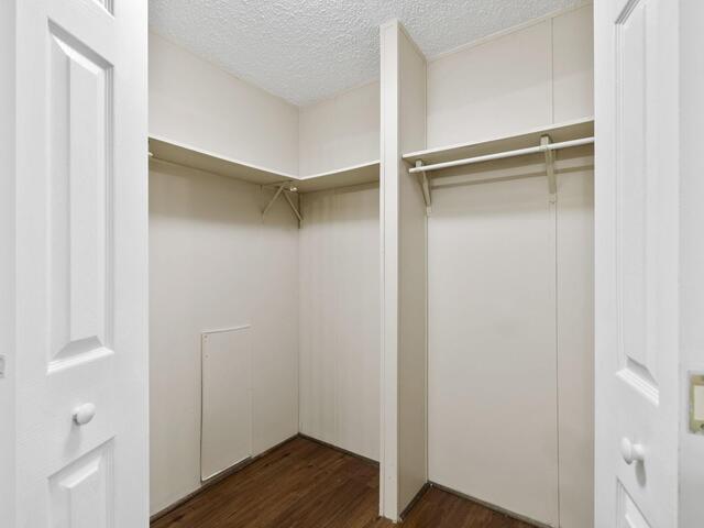 Photo of 305 River Road